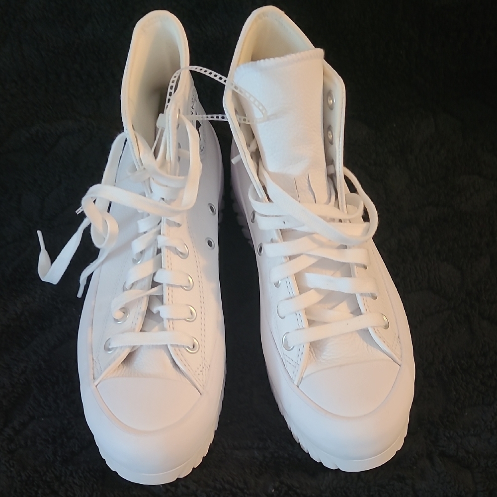 Womens Converse Chuck Taylor All Star Lugged.  Size Womens 9; Mens 7. New.